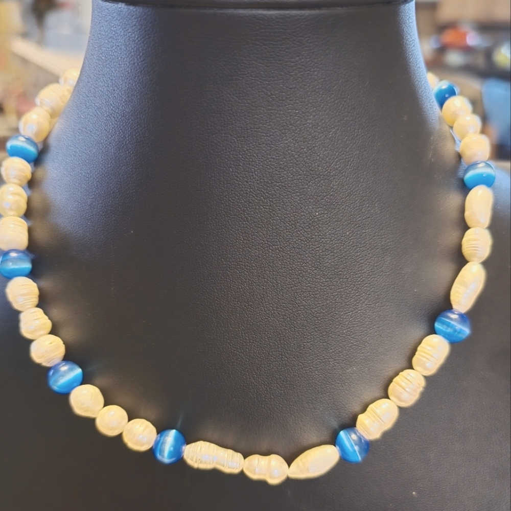 Pearl Necklace with blue cat eye stone